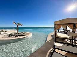 Sandy Beach 2BR Beachfront Getaway