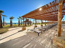 Sandy Beach 2BR Beachfront Getaway