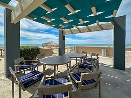 Sandy Beach 2BR Beachfront Getaway