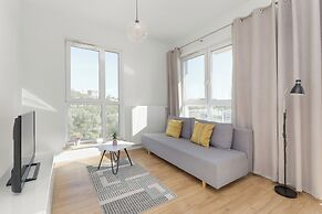 Lema Apartment Gdańsk by Renters