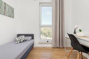 Lema Apartment Gdańsk by Renters