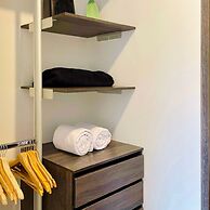 w Sunny 2BR in Modern Building in Chico