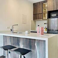 w Sunny 2BR in Modern Building in Chico