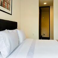 w Sunny 2BR in Modern Building in Chico