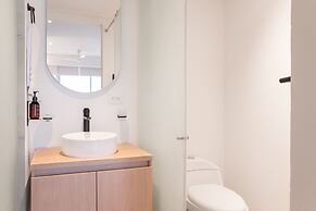 w Comfortable Loft w Balcony in Crespo