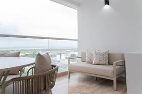 w Comfortable Loft w Balcony in Crespo