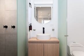 w Comfortable Loft w Balcony in Crespo