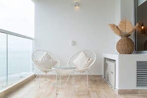 w Phenomenal Loft With Balcony in Crespo