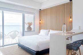 w Phenomenal Loft With Balcony in Crespo