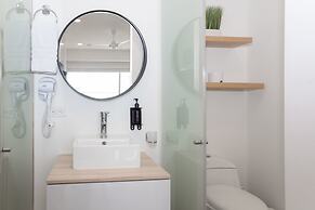 w Phenomenal Loft With Balcony in Crespo