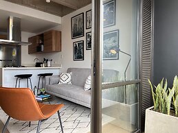 w Wonderful 1BR With Moder Balcony in Poblado