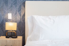 w Spectacular Loft With Balcony in Crespo