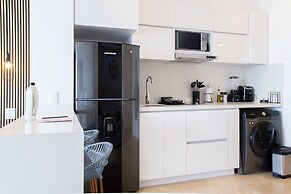 w Spectacular Loft With Balcony in Crespo