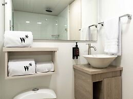 w Astonishing 1BR With Terrace at Poblado