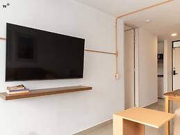 w Astonishing 1BR With Terrace at Poblado