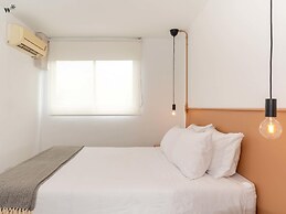 w Astonishing 1BR With Terrace at Poblado