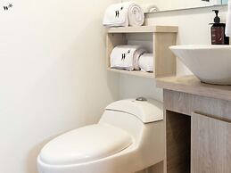 w Astonishing 1BR With Terrace at Poblado