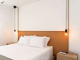 w Astonishing 1BR With Terrace at Poblado