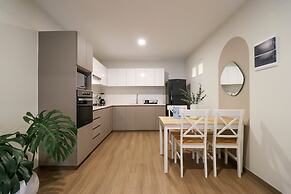 w Delightful 2BR w Balcony in Miraflores