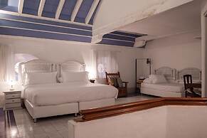 Fantastic 5BR House With AC in Cartagena