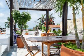 Fantastic 5BR House With AC in Cartagena