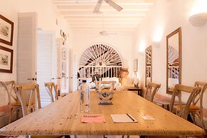 Fantastic 5BR House With AC in Cartagena