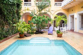 Fantastic 5BR House With AC in Cartagena