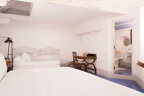 Fantastic 5BR House With AC in Cartagena