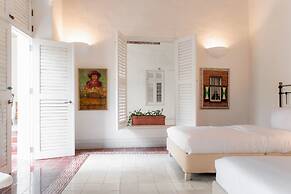Fantastic 5BR House With AC in Cartagena