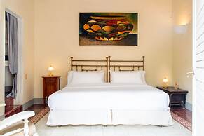 Fantastic 5BR House With AC in Cartagena