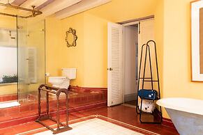 Fantastic 5BR House With AC in Cartagena