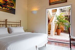 Fantastic 5BR House With AC in Cartagena