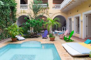 Fantastic 5BR House With AC in Cartagena