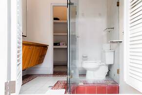 Fantastic 5BR House With AC in Cartagena