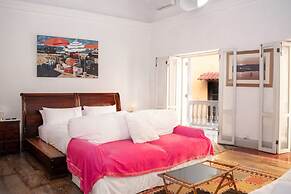 Fantastic 5BR House With AC in Cartagena