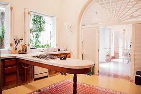 Fantastic 5BR House With AC in Cartagena