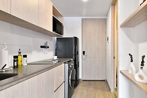 Lovely Loft With Modern Deco in Santa Barbara