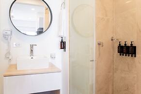 w Lovely Loft With Balcony in Crespo