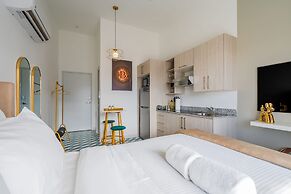 w Radiant Loft w Fabulous Deco in Santa Ana