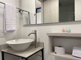 w Fantastic 1BR With Terrace at Poblado