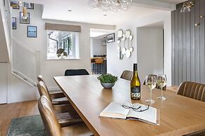 The Coronation Family Cottage - Hot Tub