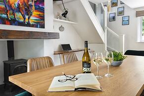 The Coronation Family Cottage - Hot Tub