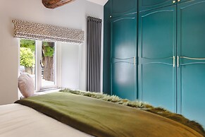 The Coronation Family Cottage - Hot Tub