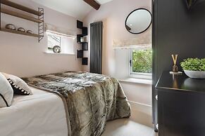 The Coronation Family Cottage - Hot Tub