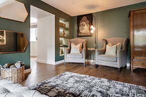 The Coronation Family Cottage - Hot Tub