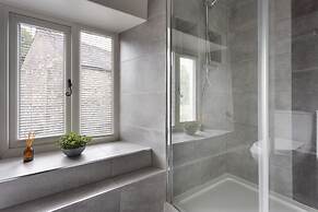 The Coronation Family Cottage - Hot Tub