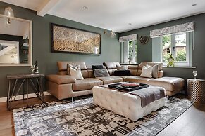 The Coronation Family Cottage - Hot Tub