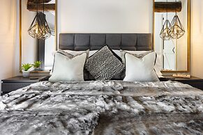 The Coronation Family Cottage - Hot Tub