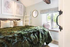 The Coronation Family Cottage - Hot Tub