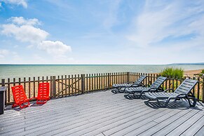 Beachfront House With 2 Kayaks Sleeps 8